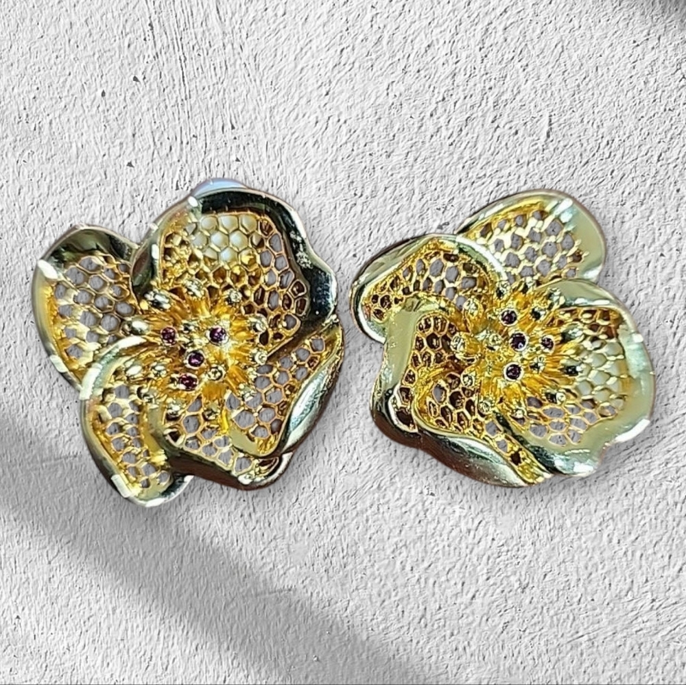 Ivana Trump Vintage Gold Plated Large Flower Shape Clip Ons